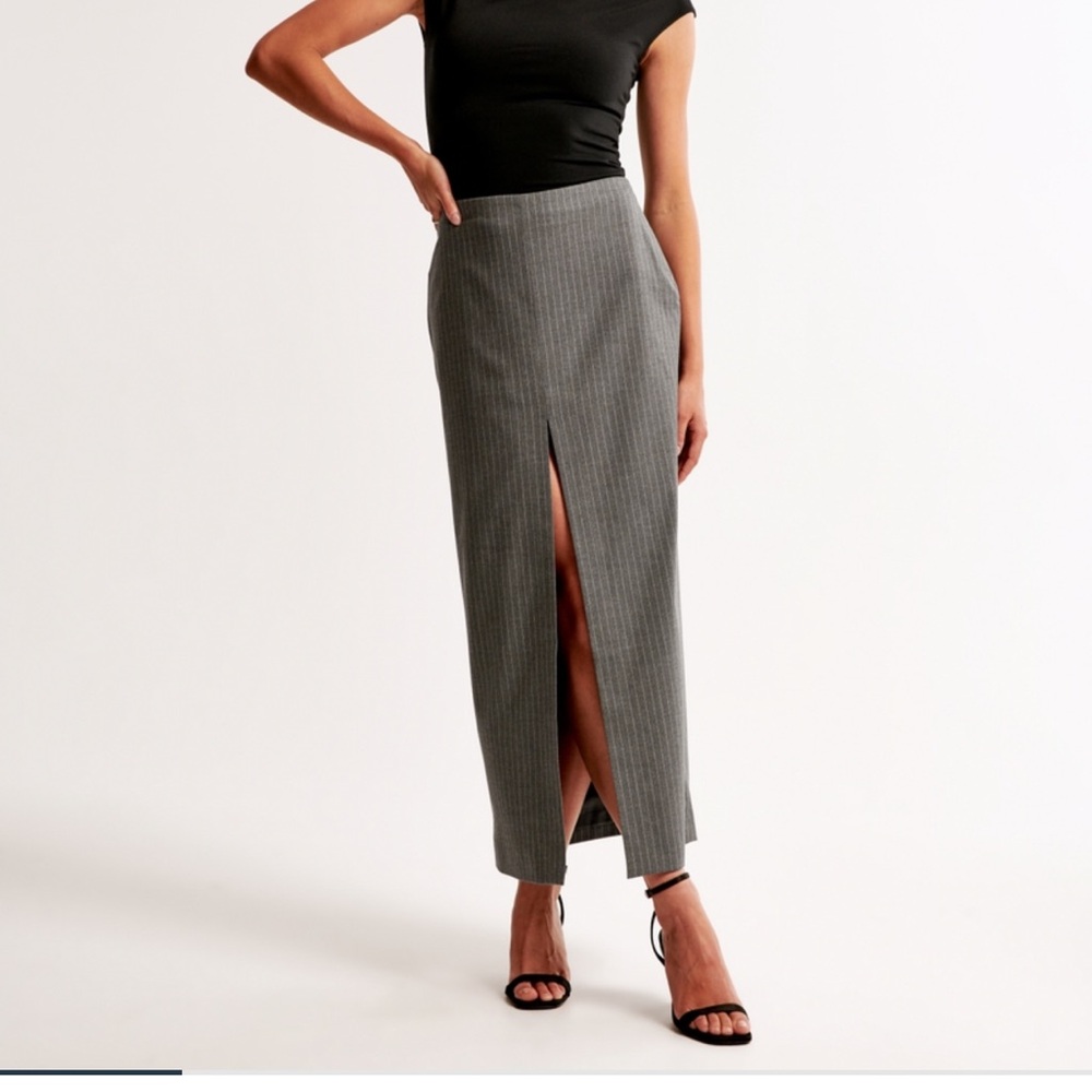 Women's
Mid Rise Pencil Maxi Skirt